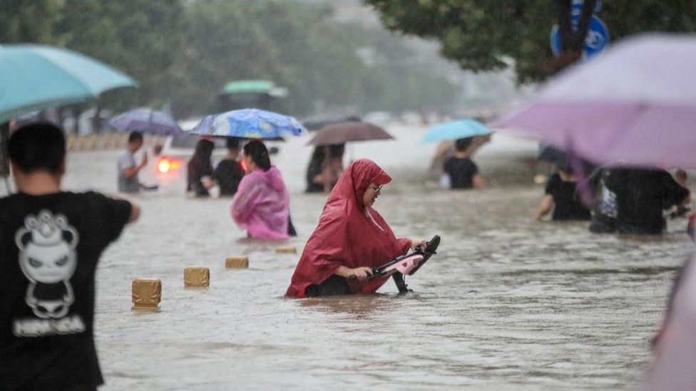 चीनमा भयंकर बाढी, ७० गोही सहर पसे पछि स्थानिय आतंक